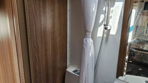 Teulu – 6 berth Swift Escape 694 Freestyle SE