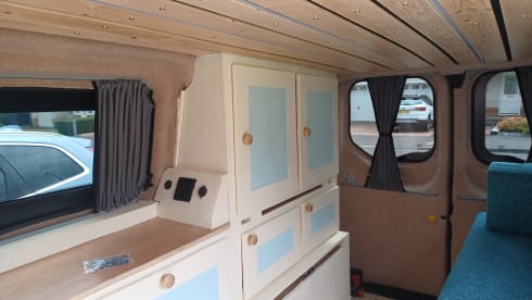 Freddy the Campervan – Freddy the Campervan – Cosy Quirky Van for Two Near Glasgow