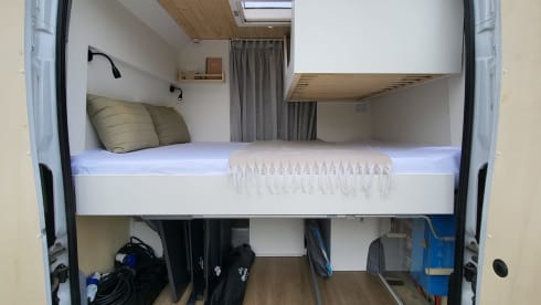 Pura Vida Van – 3-person bus camper built in 2023