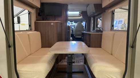 Burt – 2015 4 berth Bürstner Brevio T645 Motorhome