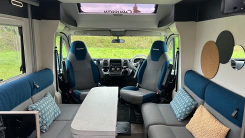 CAMPERO – Luxury 2022 4-Berth Chausson X550 for Your Next Adventure