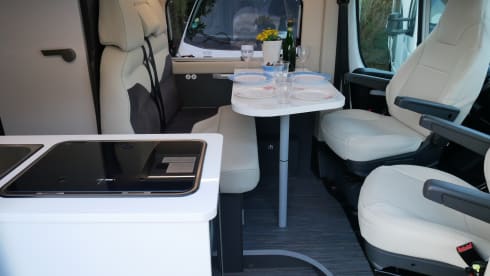  Mclouis3, 2 beds - 4 seats.