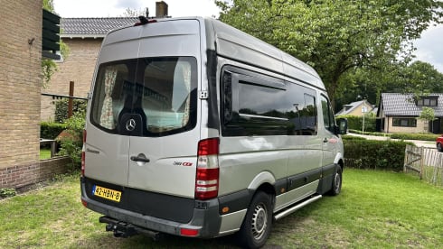 5 to 6 person self-build bus camper Mercedes Sprinter automatic.