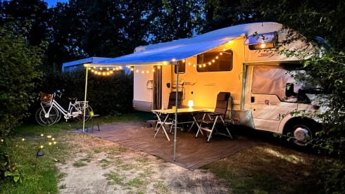 Heerlijke familie camper – 6p Ford alcove uit 2003