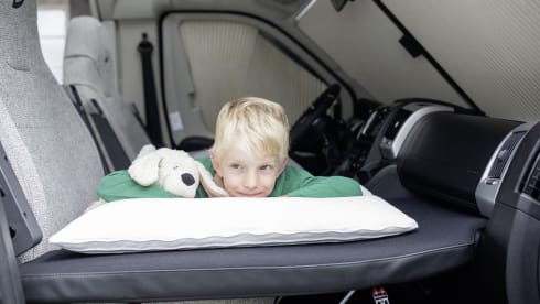 Auxcamper – Sunlight Cliff 600 Adventure - fully equipped and all inclusive