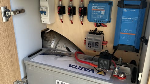 Off grid 2p VW with fixed toilet 