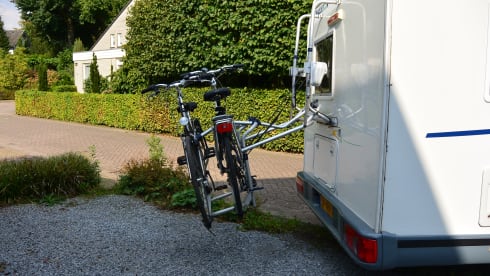 Welcome 74 – Nice 2-person Chausson "freedom and comfort on wheels" for B driving license
