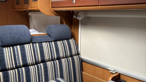 Dethleffs semi-integrated uit 2006 – 4p Dethleffs semi-integrated from 2006