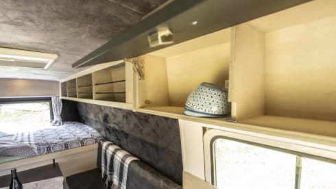 Leonardus – Leonardus - fire brigade camper Mercedes 4-p