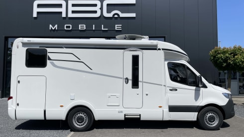 p Hymer semi-integrated from 2024