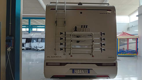 Adria Matrix 650 dl con letti gemelli posteriore che diventa letto unico 