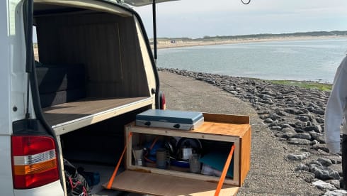 De Witte Panter – 2p Volkswagen campervan from 2004
