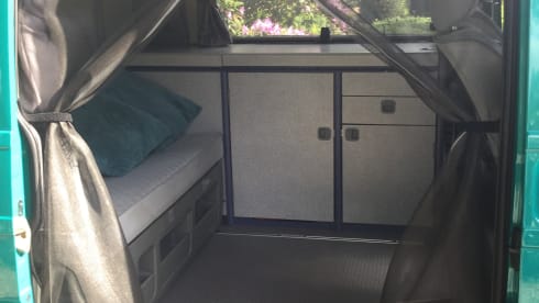 Vw westfalia California bus camper T 4 with max.4 sleeping places