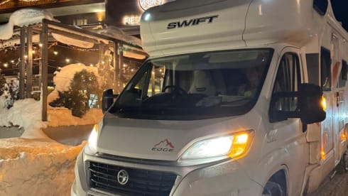 Modern 2020 well equipped 6 berth Swift motorhome 