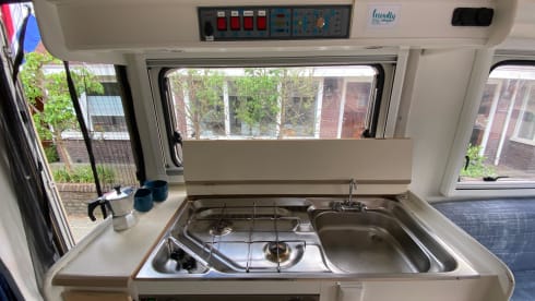Friendly Camper – Restyled camper | Working off grid