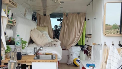 Malu  – Ford Transit Beach Vibe