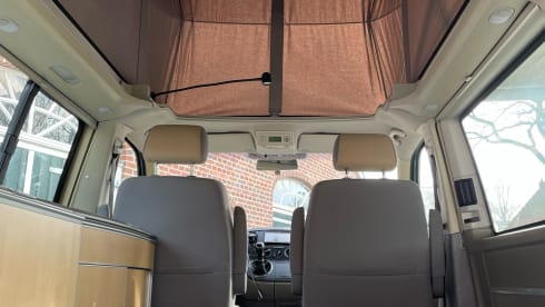 Luigi – Volkswagen California 2005 with lifting roof 4P