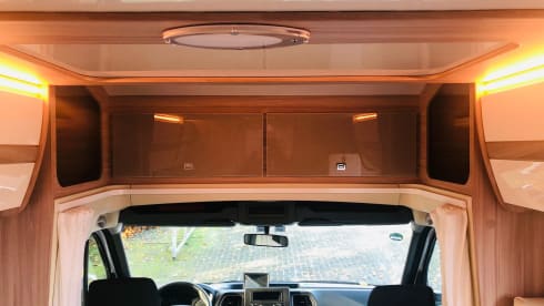 LUXURY AHORN CANADA, length beds and pull-down bed, ideal for families and seniors