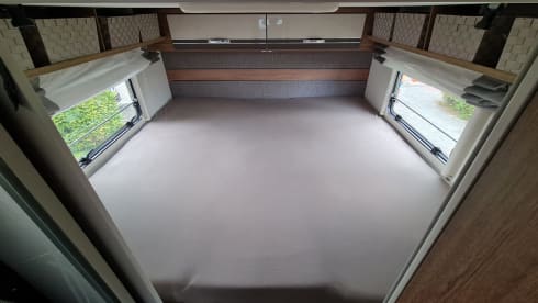 Luxurious Dethleffs Trend integrated (with level system, double air conditioning and zp)