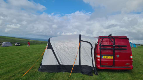 Red Dragon – 4 berth Volkswagen campervan from 2014