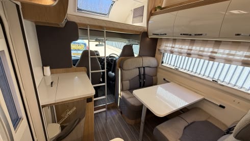 Davina – Luxury 2021 Roller Team 746 - 6 Berth 5 Seatbelts - Adventure Awaits!