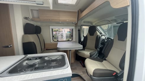Compact and manoeuvrable KNAUS Boxlife 600 TOP Van