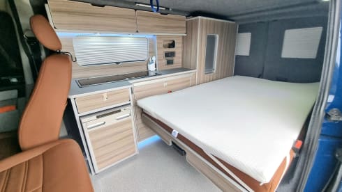 Bluey – 4 berth Volkswagen T6 Transporter 4Motion campervan (off-grid camper)