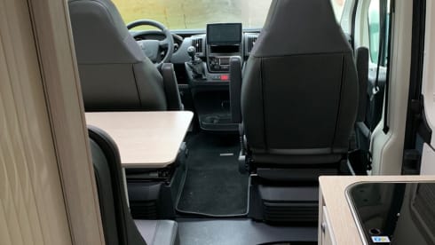 Tournie  – Very luxurious Tourne bus camper