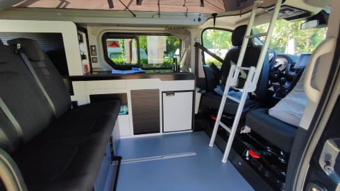 Aloha – Fully equipped 4-person campervan 