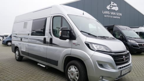 Dreamer D55 6 mtr, 4 sleeping 4 seats, bunk bed, 6 mtr.