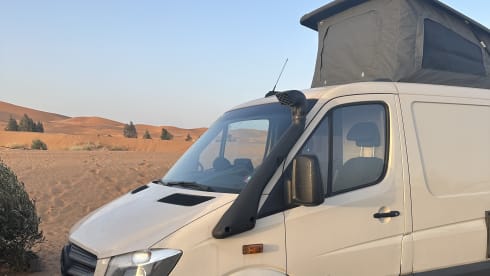 Super nice 4x4 Mercedes bus camper