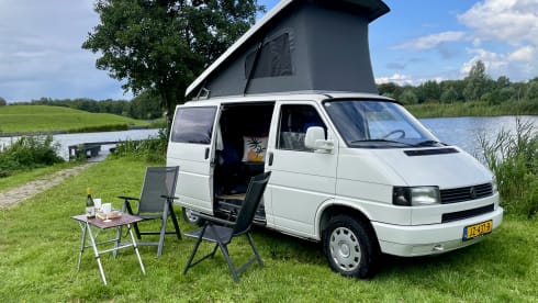 Sinne – Volkswagen T4 with pop-up roof and including SUP boards