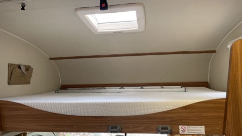 Luxurious and modern family camper for 4 (5-6) people