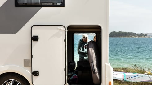 Luxurious and complete Sun Living S 70 SL 4-person family camper