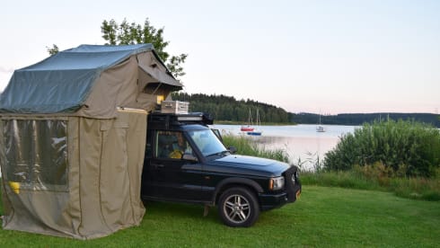 Charles  – Land Rover Disco II met rooftop tent
