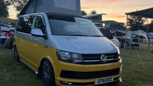 Bumble – 2 berth + 2 kids Volkswagen T6 campervan from 2016