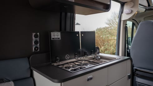 MH004 – (MH004) *Heated* 2024 Swift Carrera 122 Automatic
