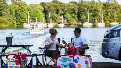 Silver VW Camper – Luxury VW Camper Lake Windermere