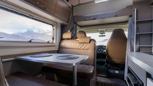 A7300DB – Etrusco 6 berth 5 seatbelts 2021. Automatic. 5G Internet. TV. Solar Panels.