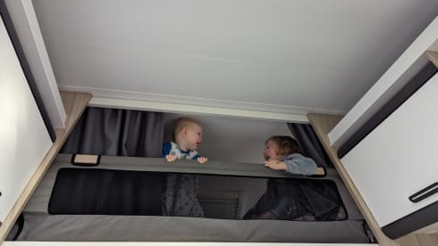 Sun Living  – 6p recent family camper from 2021 - Sun Living alcove
