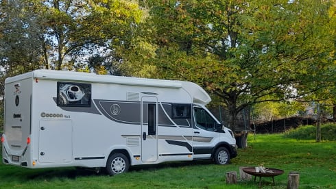 New Benimar Cocoon 463 10/2022 with silent roof air conditioning