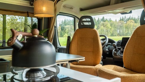 Camper Puck! – Luxurious, hip and very complete bus camper! Fiat Ducato L4