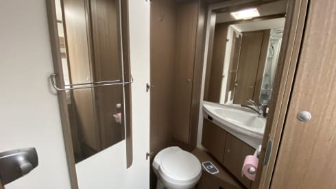 4P Luxury Carado Camper fully equipped