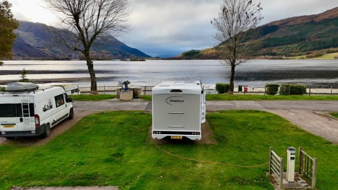 james – New luxury 4 berth Chausson 6 speed automatic 2025