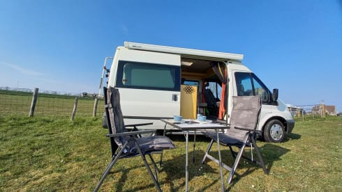 2p Ford camper van