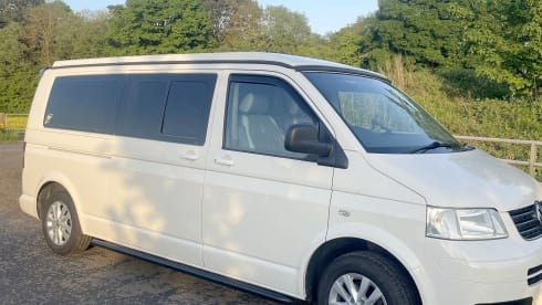 Adventure van  –  the coolest Volkswagen automatic from Edinburgh airport 