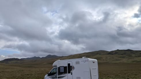 Auto-Trail F60 – 4 berth Autotrail semi-integrated from 2024