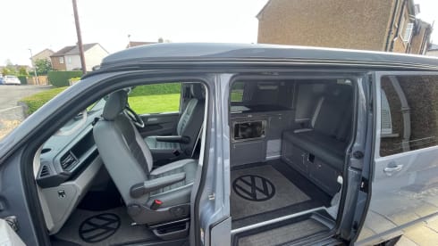 STEEVAN – 2021 Volkswagen campervan 