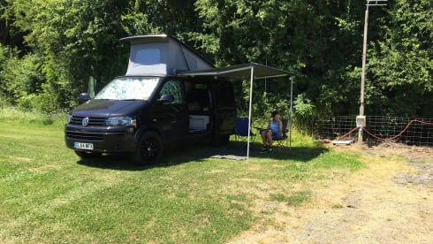 Camper King – 4 berth Volkswagen campervan from 2014