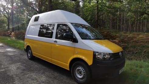 Sunny  – 4 berth Volkswagen campervan from 2015